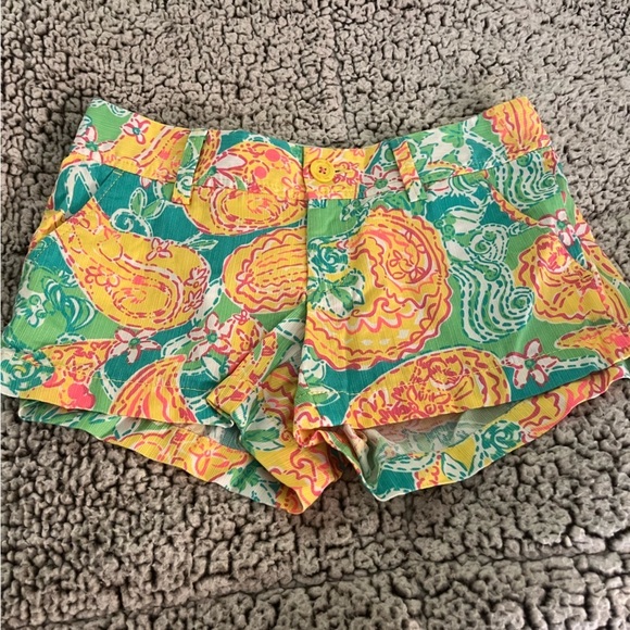 Lilly Pulitzer Pants - Lilly Pulitzer Walsh Short women’s size 00